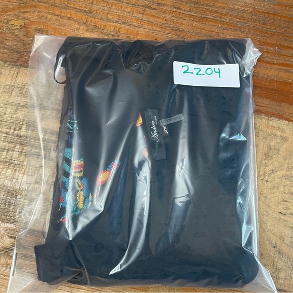 ANDREE women’s size Small Medium black embroidered poncho top boxy boho - Picture 11 of 11